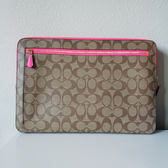 ❗SOLD❗❤Coach | Laptop Sleeve In Colorblock Signature - Picture 6 of 16